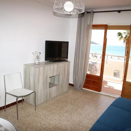 Front De 10 Apartment *
