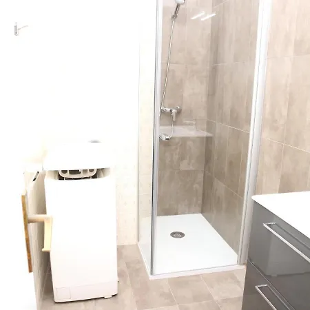 Front De 10 Apartment