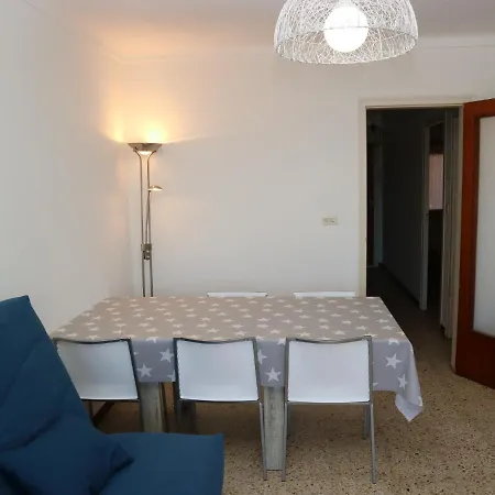 Apartament Front De 10